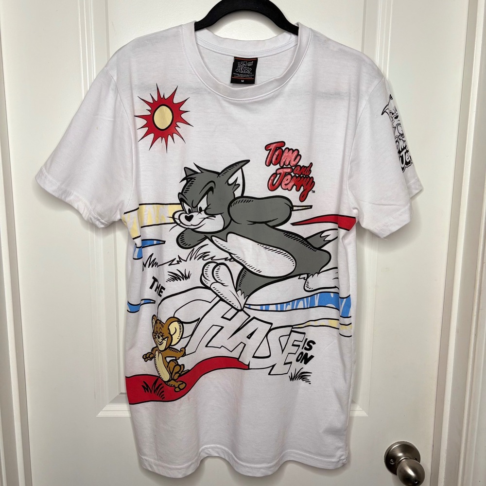Tom and Jerry The Chase Is On Graphic T-Shirt Mens Medium White Cartoon Tee